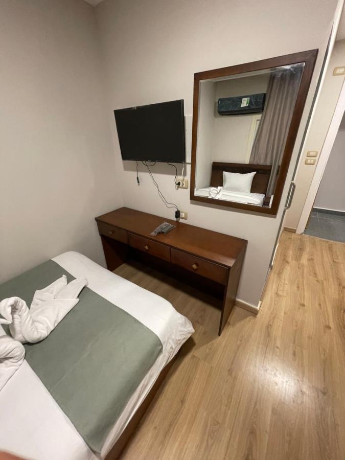 Miramar Evergreen Hotel 3*